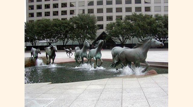 "Mustangs" por Robert Glen. Las Colinas, Texas, EE.UU. (Foto: Upsocl)