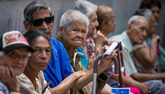 Según la ONG Convite, que promueve los derechos sociales, un 86.9% de las personas mayores en Venezuela viven en situación de pobreza. (Foto: EFE).