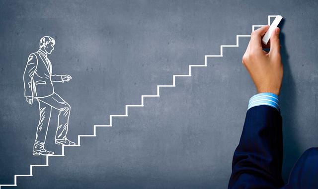 FOTO 4 | 4. Tu valor viene de dentro

Cuando tu sentido de la satisfacción viene de lo que otros piensen de ti, dejas de ser el amo de tu propio destino. Cuando te sientes bien acerca de algo que has logrado, no permites que las críticas negativas de otros te afecten.

Aunque es imposible “apagar” el botón que hace que te importe la opinión de otros sobre ti, puedes no compararte con ellos y siempre tomar sus puntos de vista con cautela. De esta manera, no importará lo que hagan y digan pues tu valor propio vendrá de tu interior. Recuerda, nunca eres tan bueno ni tan malo como los demás piensan.