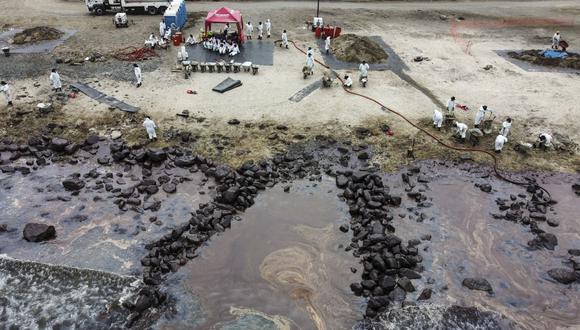¿Cuál es la situación de las áreas naturales protegidas tras el derrame de petróleo en el mar de Ventanilla? Al menos dos zonas -una de ellas- hábitat de las aves guaneras han sido afectadas. (Foto: Andina)