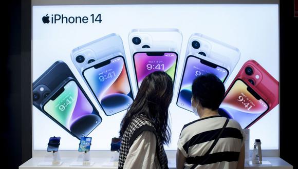 Apple lanzó su serie iPhone 15 a finales de septiembre, aproximadamente un mes después de que Huawei lanzó la línea de teléfonos inteligentes Mate 60 impulsada por un chip avanzado desarrollado independientemente por Huawei. (Foto: Bloomberg)