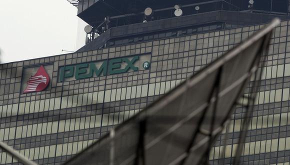 El logo de la compañía petrolera estatal Petróleos Mexicanos, conocida como Pemex, se exhibe en el edificio de la sede de la compañía en la Ciudad de México. (Foto: Bloomberg)