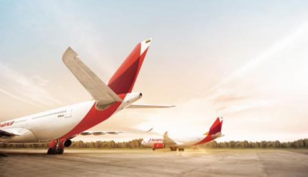 Esta decisión implica un mayor control de United sobre Avianca con base en el préstamo de US$ 456 millones que la compañía estadounidense hizo en noviembre pasado a una empresa del grupo Sinergy, accionista mayoritario de Avianca Holdings, y en la cual se dieron como garantía las acciones de éste en la aerolínea colombiana.