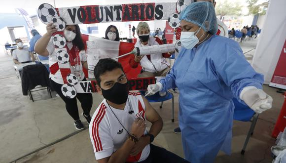 La octava vacunatón contra el COVID-19 en Lima y Callao se realizará este fin de semana, y abarcará grupo etario de personas de 27 años a más. (Foto: Jorge Cerdan/@photo.gec)