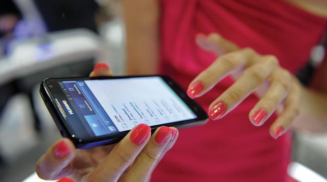 11.   Un 62 % de los que buscaron información online dice haber usado el celular en su etapa de investigación: desde mirar videos online (trailer, entrevistas al elenco, etc.), consultar opiniones de amigos o revisar reseñas online, hasta buscar los horar