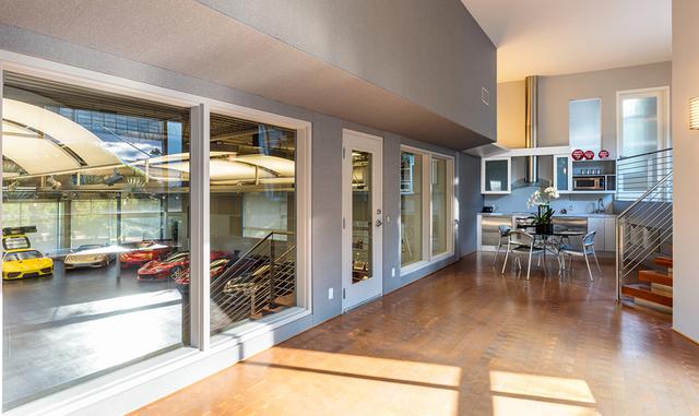 Foto 2 | Para proporcionar condiciones ideales para sus vehículos, Goldman puso atención a los sistemas de calefacción, ventilación y aire acondicionado; un deshumidificador de grado industrial; un filtro de polvo micrón; reducción de bacterias ultravioletas; y un sistema de filtración de aire operado por computadoras que mantiene la temperatura entre 72 y 75 grados Fahrenheit y el nivel de humedad relativo a aproximadamente el 50 por ciento.