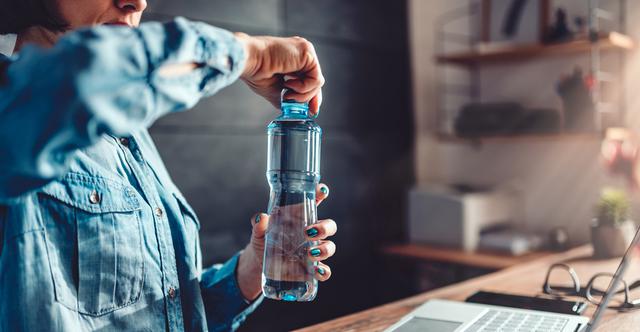 FOTO 1 | 1. Bebe mucha agua (Foto: iStock)