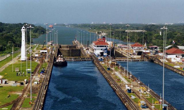 Tanto Panamá y Chile invierten cifras similares de  de su ingreso per cápita para adquirir televisión por cable, 3% y 2.7%m respectivamente.