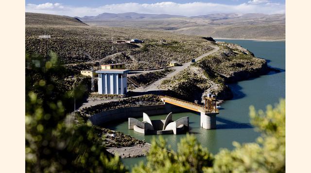 Hasta el año 2000, Charcani V abasteció de electricidad a Arequipa, Tacna y Moquegua. Hoy se produce aquí el 70% de la energía que necesita la región.