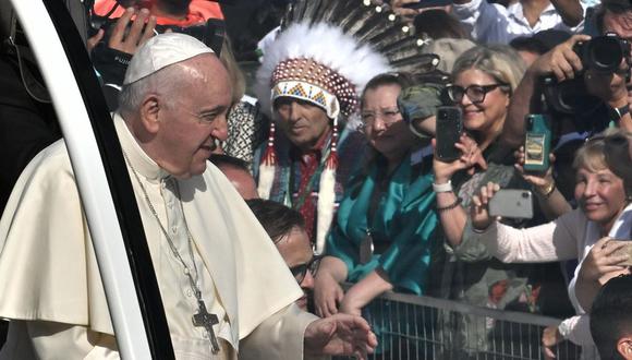 El Papa Francisco asiste a una misa en el Commonwealth Stadium en Edmonton, Canadá, el 26 de julio de 2022. La visita de cinco días es la primera visita papal a Canadá en 20 años. (Foto: EFE/EPA/CIRO FUSCO).