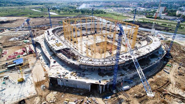 ARENA MORDOVIA (Saransk): Tiene capacidad para 44,442 personas y un costo de 17.100 millones de rublos (US$ 295 millones). Con una población de 300.000, Saransk fue una selección sorpresiva como sede mundialista.