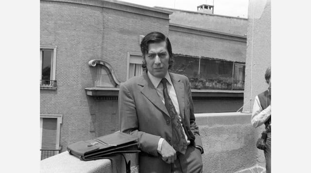 Mario Vargas Llosa ganó en 1958 la beca de estudios "Javier Prado", que otorgaba la Universidad Complutense de Madrid. El resultado final fue su título de Doctor en Filosofía y Letras.