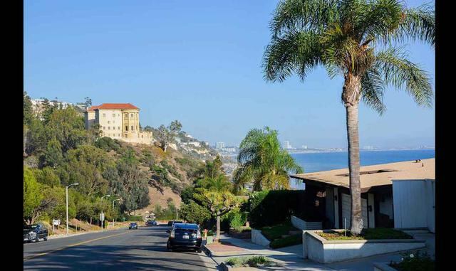 FOTO 10 | Spiegel abandonó Stanford cuando solo le faltaban unos pocos créditos para graduarse y entonces dedicarse a tiempo completo a trabajar en Snapchat. En 2012 el equipo desarrolló un app de mensajes que desaparecían a los pocos segundos llamada Pic