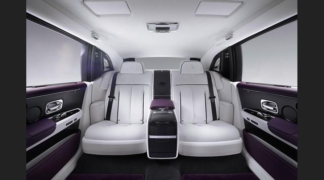 Cuenta con un motor doble turbo V12 de 6.75 litros, capaz de desarrollar 563 HP y 664 lbs-pie de torque y con 1.700 revoluciones por minuto que van a las ruedas traseras a través de una transmisión ZF de 8-velocidades. (Foto: Megaricos)