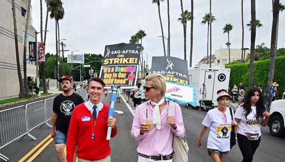 Estudios de Hollywood retomaron conversaciones con guionistas en huelga en busca de acuerdo. (Foto: Frederic J. BROWN / AFP)