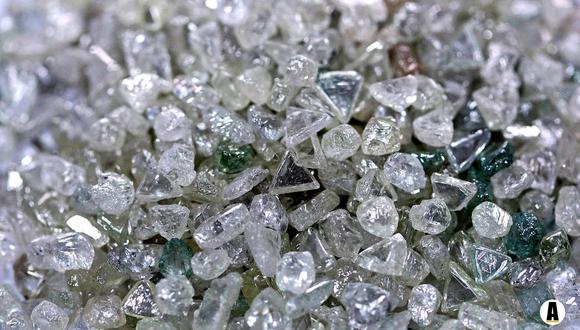 La industria del diamante fue una de las ganadoras sorpresa cuando la economía mundial se recuperó de los primeros efectos de la pandemia. Se prevé que la demanda de los consumidores de joyas con diamantes creció con fuerza el año pasado, mientras que la oferta se mantuvo restringida.