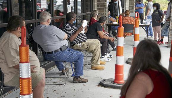 Una agencia de ayuda a desempleados en Omaha, Nebraska, el 15 de julio del 2020. (Foto: AP)