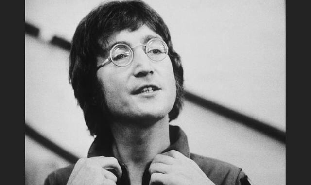 FOTO 5 |  9. John Lennon (US$ 12 millones). El 8 de diciembre de 1980, el músico fue asesinado cuando tenía 40 años de edad. El ex Beatles sigue ganando dinero por su larga lista de éxitos musicales, así como por shows con la temática de la banda británic