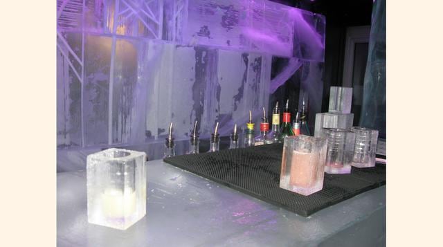 Bienvenido al bar más ‘cool’ de Estocolmo, Suecia. El primer bar permanente de hielo del mundo está abierto todo el año a una temperatura de menos 7 grados centígrados. (Foto: Gestión)