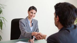 Cómo responder cuando en una entrevista de trabajo te dicen “háblame de ti”