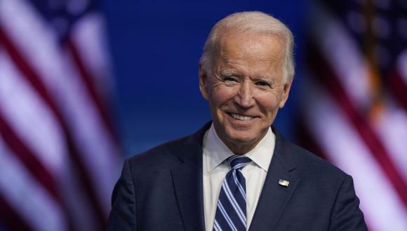 Joe Biden recordó que Estados Unidos atraviesa un fuerte repunte de contagios, que han aumentado en un millón solo en la última semana hasta sobrepasar los 11 millones este lunes, con más de 245,000 muertos. (AP Photo/Carolyn Kaster)