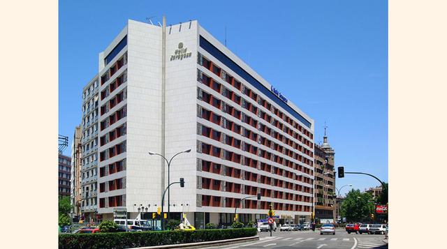 Meliá Zaragoza (España). Este hotel de lujo sufrió un incendio en el que fallecieron 78 personas. Desde entonces se cuenta que en la habitación 510 ocurren fenómenos extraños.(Foto: booking)