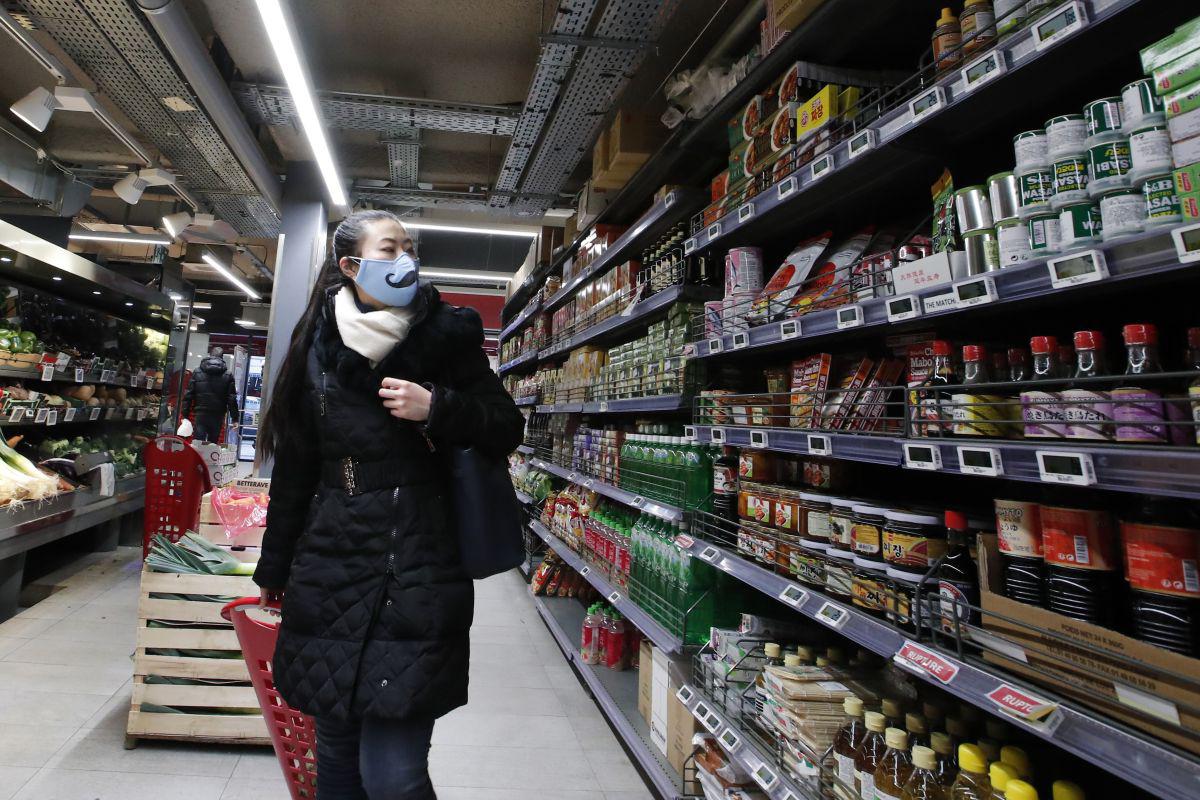 Ventas de abarrotes se duplicaron en supermercado en solo una semana de marzo. (Foto: AP)