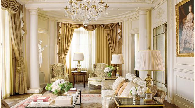 En la Suite Penthouse del Hotel George V de París la noche cuesta US$ 37,000. Sus tres habitaciones están adornadas con orquídeas blancas que destacan sobre las paredes bañadas en oro. (Foto: Luxuo)