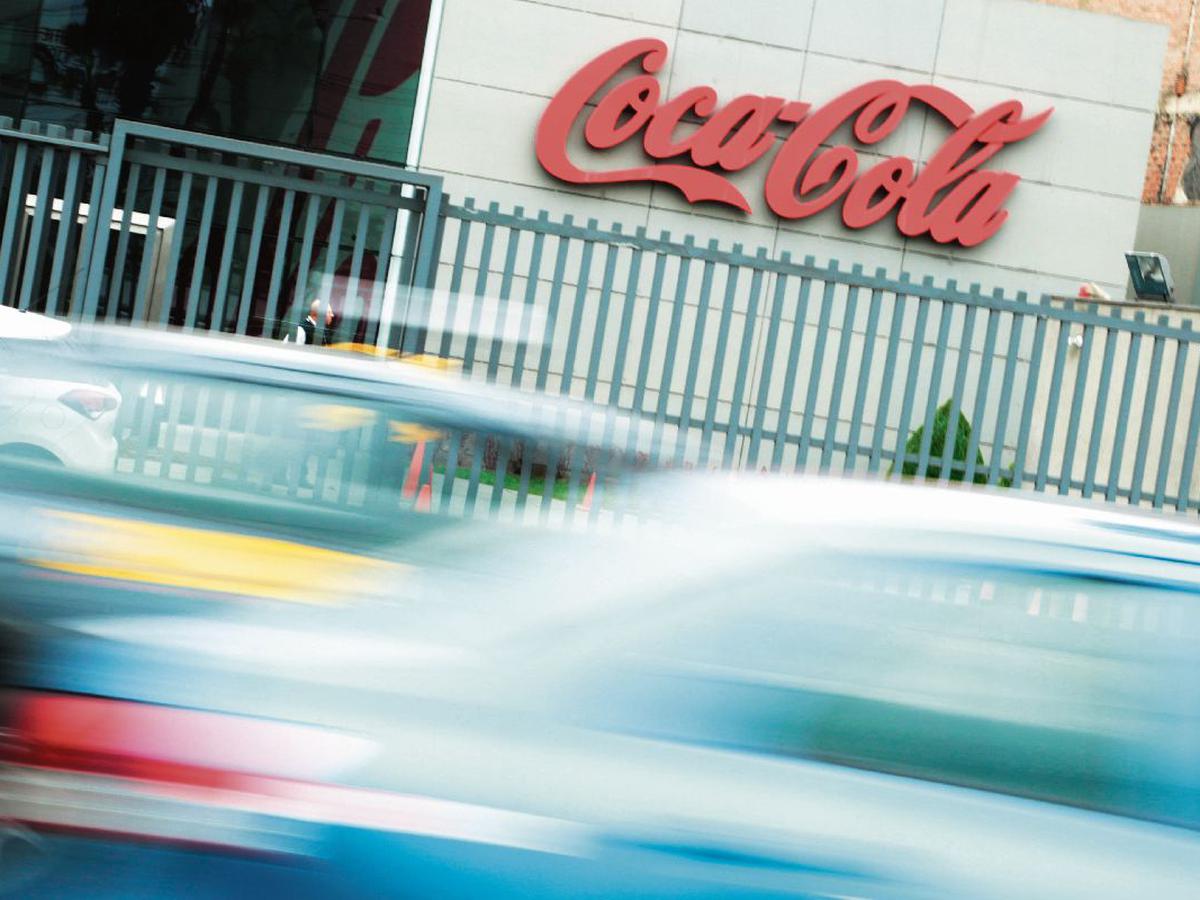 Coca-Cola se juega 14.000 millones de dólares en una disputa tributaria en  Estados Unidos, Economía