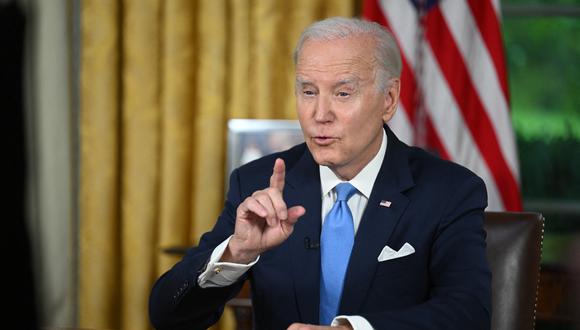 US President Joe Biden addresses the nation on averting default and the Bipartisan Budget Agreement, in the Oval Office of the White House in Washington, DC, June 2, 2023. (Photo by JIM WATSON / POOL / AFP)