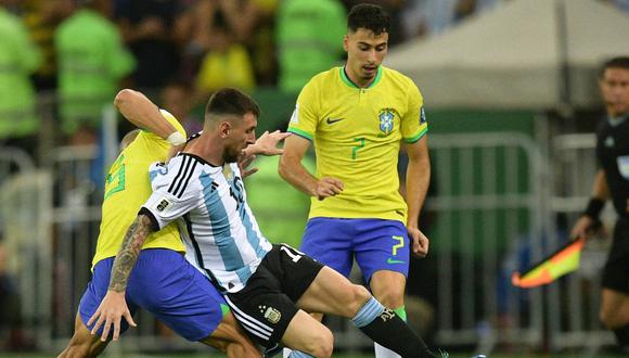 Sigue los horarios del partido entre Brasil y Argentina por la jornada 6 de las Eliminatorias 2026. (Foto: AFP)