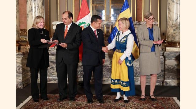 Acompañaron al presidente, la ministra de Cultura, Diana Álvarez; el titular de Economía, Luis Castilla (a cargo del despacho de Relaciones Exteriores); y la alcaldesa de Gotemburgo, Anneli Hulten.