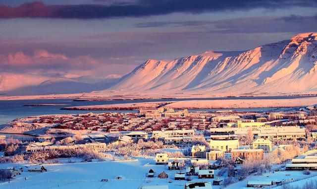 FOTO 4 | Clima. Su pasión por el fútbol es tanta que luchan contra la naturaleza para jugar. En verano la temperatura es de 10° y solo hay cuatro horas de luz en el día.