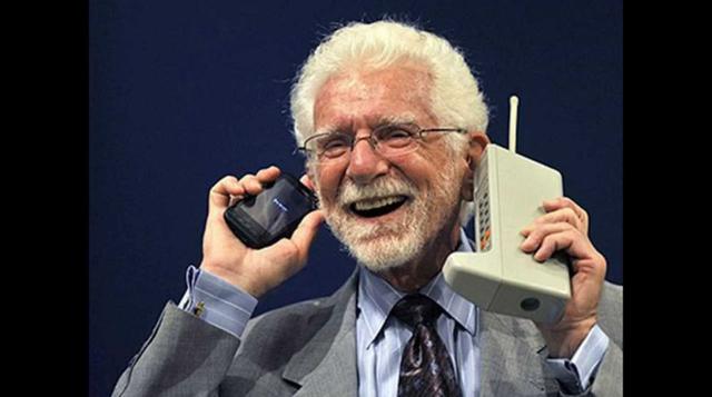Motorola(1973). Martin Coop realizó la primera llamada a travéz de un teléfono sin cables.