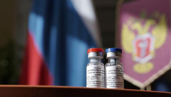Una foto divulgada por el Ministerio de Salud de Rusia muestra contenedores con una vacuna recién registrada contra el coronavirus por el Centro de Investigación y Científica de Epidemiología y Microbiología de Rusia. (Foto: EFE)