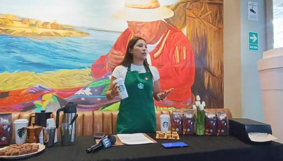 Cristel Delgado, gerente de marca de Starbucks Perú, durante la presentación de la tienda en Juliaca.