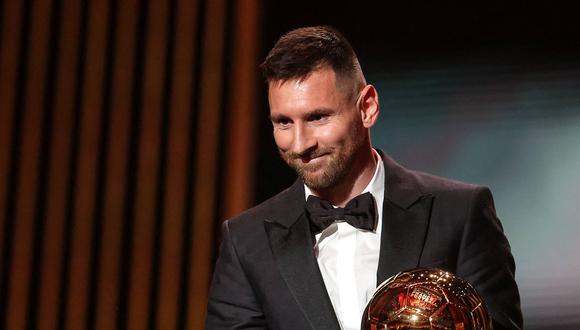 El Balón de Oro de la revista France Football cayó por octava vez en la manos del argentino Lionel Messi. (Foto: AFP)