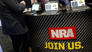 Una Asociación Nacional del Rifle golpeada pero aún fuerte pone a prueba su influencia en Washington