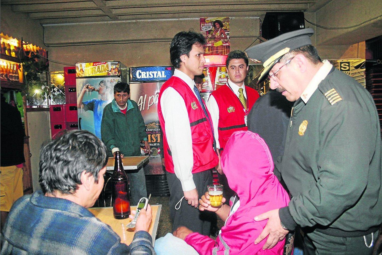 Está prohibido el expendio de bebidas alcohólicas desde las 8:00 horas del día anterior a los comicios hasta las 8:00 horas del día siguiente.