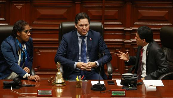 Daniel Salaverry informó que se amplió la legislatura para iniciar el debate de la Junta Nacional de Justicia. (Foto: Andina)