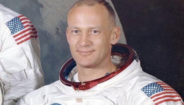 FOTO 10 | Polvo desagradable
"Había un poco de polvo lunar en el suelo (del módulo). Tenía una textura abrasiva, como de carbón, y con olor a acre y metálico, como de pólvora, como el olor que queda en el aire después de la explosión de un petardo. Neil comparó el olor con el de la ceniza mojada". (Buzz Aldrin) (Foto: Difusión)