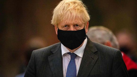 "Debemos tomar medidas para suprimir la enfermedad", afirmó Boris Johnson asegurando que las escuelas seguirán sin embargo abiertas respetando las consignas de seguridad. (Foto: Reuters)