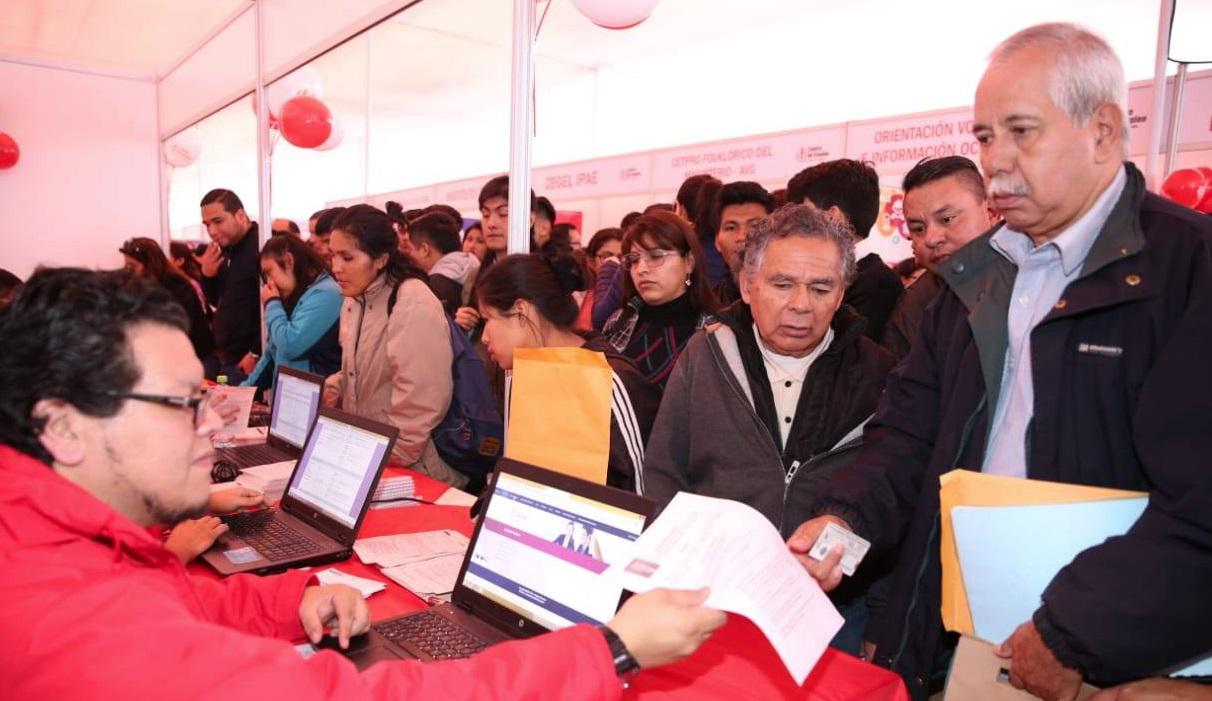 Feria laboral inaugurada hoy por el viceministro de Empleo, Javier Palacios (foto: MTPE).