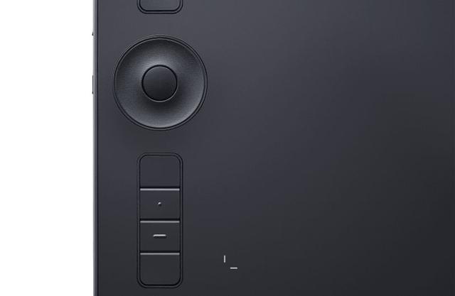 La línea de productos Intuos Pro ha sido una parte esencial de los programas de arte, diseño y fotografía en todo el mundo. Las capacidades únicas de la Intuos Pro Paper Edition pueden ayudar a los estudiantes a dominar tanto el lápiz tradicional en las h