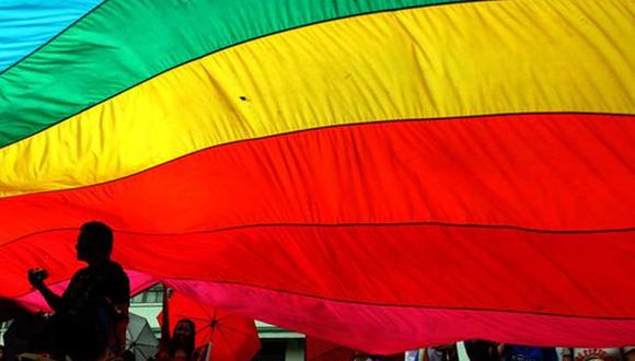 TRANSgrediendo, cuyas paredes irradian color, como la bandera arcoiris que preside la recepción, fue fundado en el 2015 por la activista trans de origen mexicano Lorena Borjas. (Imagen refrencial: JASON GUTIERREZ / AFP).