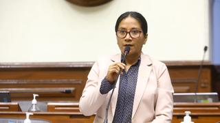 Denuncian que  congresista Rosío Torres  recorta el sueldo de sus trabajadores