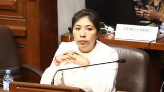Isaac Mita reemplazará a Betssy Chávez en el Congreso