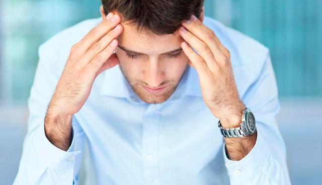 FOTO 6 | 6. "No estoy enojado"
Esta fue la que destruyó mi relación con mi ex esposa. Nunca expresé cómo realmente me sentía, ahora aprendí a alzar la voz y a ser honesto.

Lo mismo pasa en el trabajo: sí, la persona está enojada aún cuando dice que no. Cuando utilizo esta frase siento que no estoy siendo sincero, evítala tú también y aprende a expresar tus sentimientos.