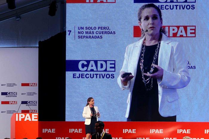 "En vez de estar mirando cuán malas son las normas, tratemos de cumplirlas", dijo la ministra Cooper. (Foto: Andina)