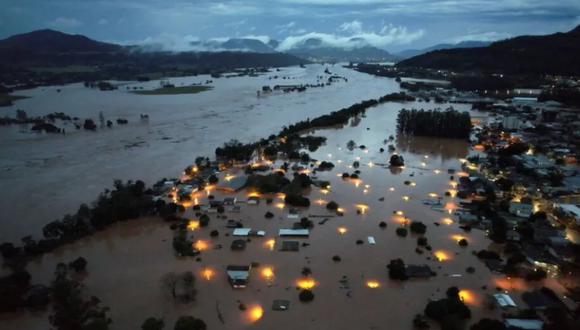 Las devastadoras inundaciones en Río Grande do Sul, Brasil, han cobrado vidas. Foto: EFE